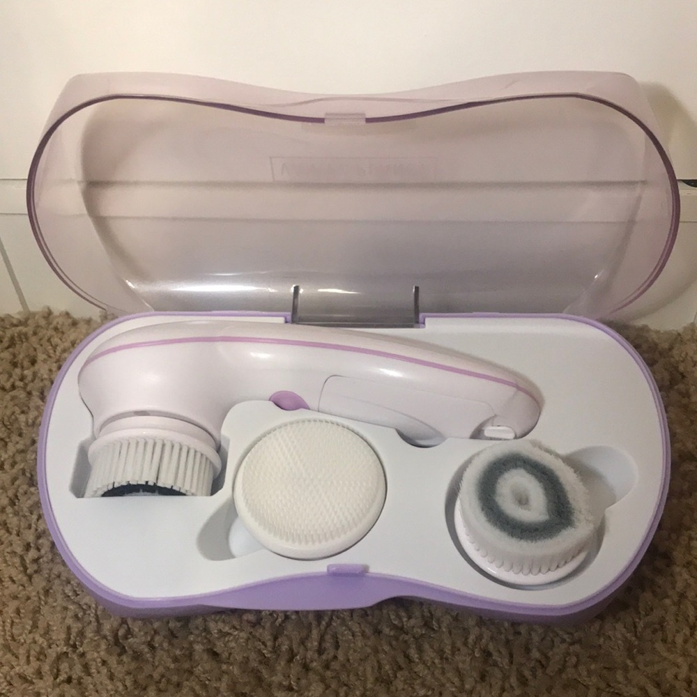 Vanity Planet Cleansing Brush